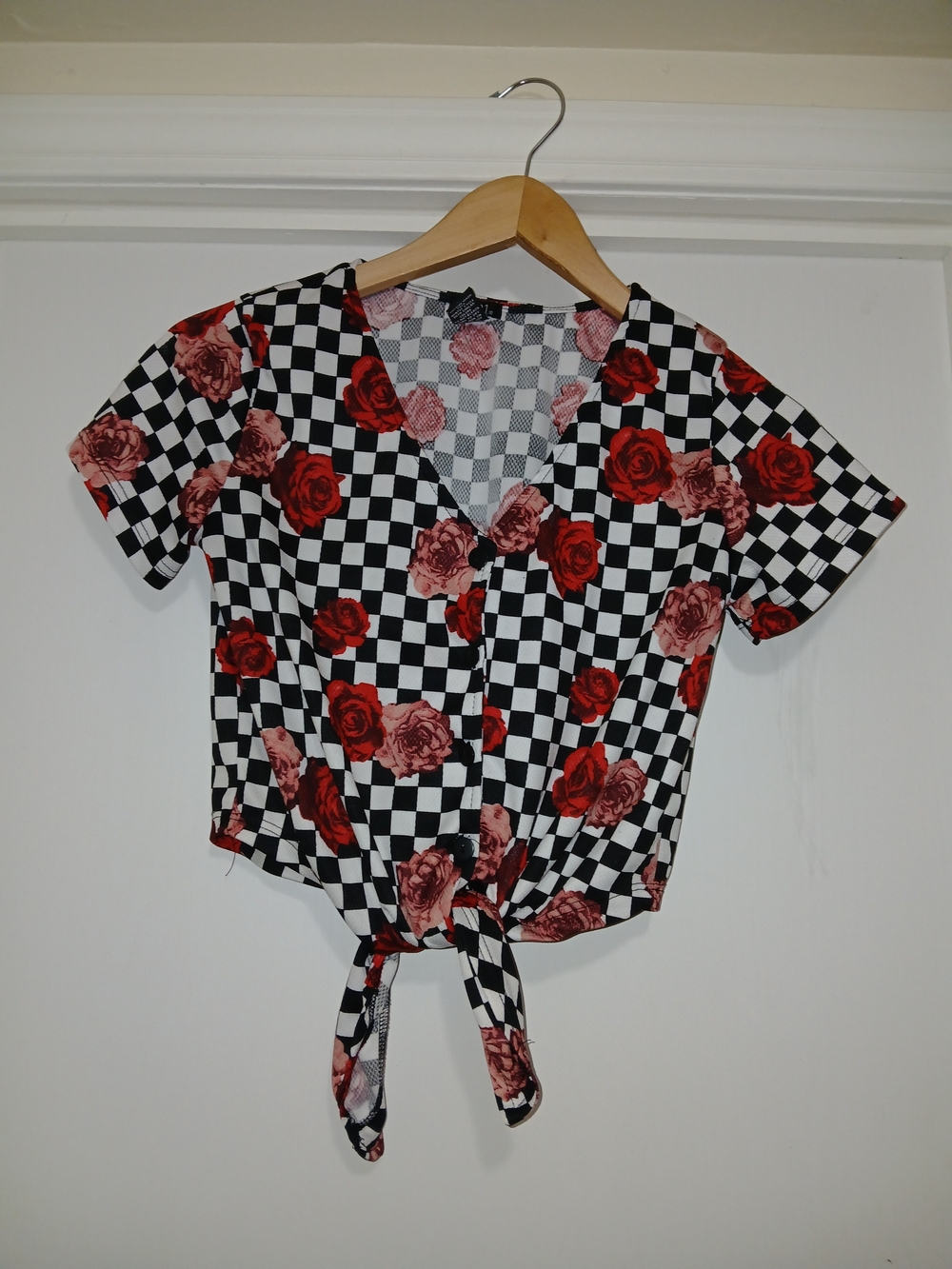 Women's Rue 21  Black & White Checker Rose Tie-Front Top